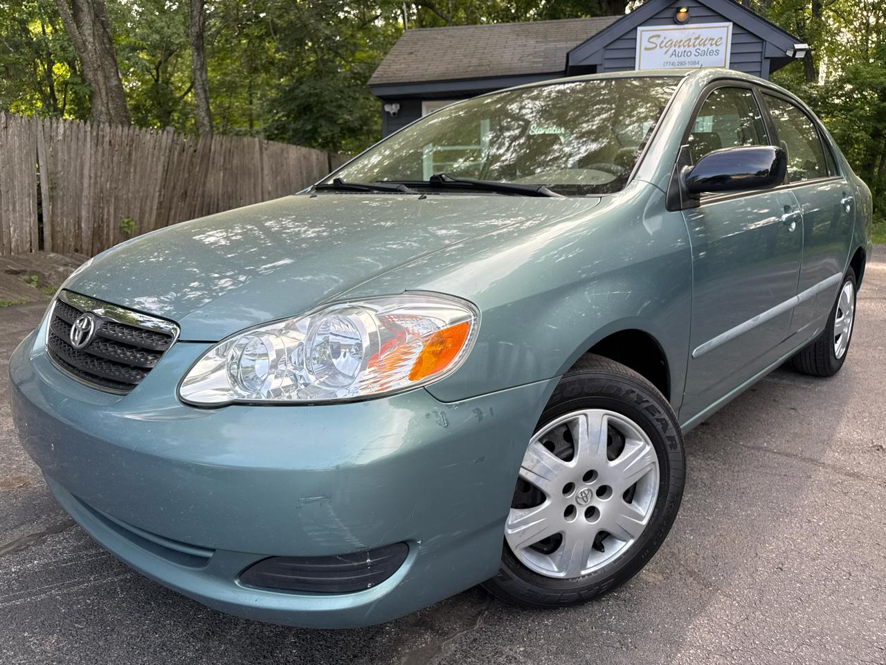 Toyota Corolla LE 2005