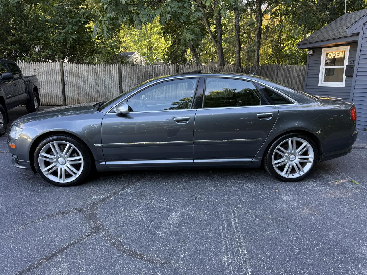 Audi S8 Sedan 2007