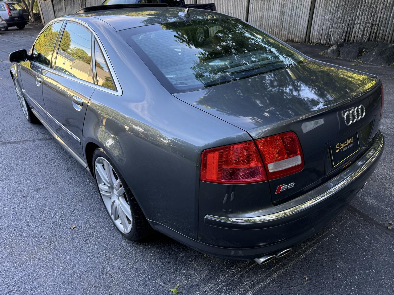 Audi S8 Sedan 2007