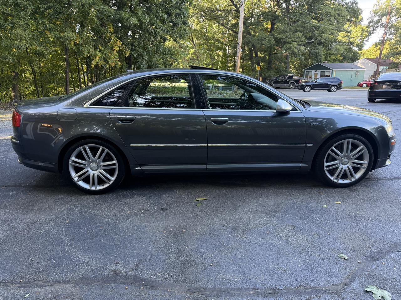 Audi S8 Sedan 2007