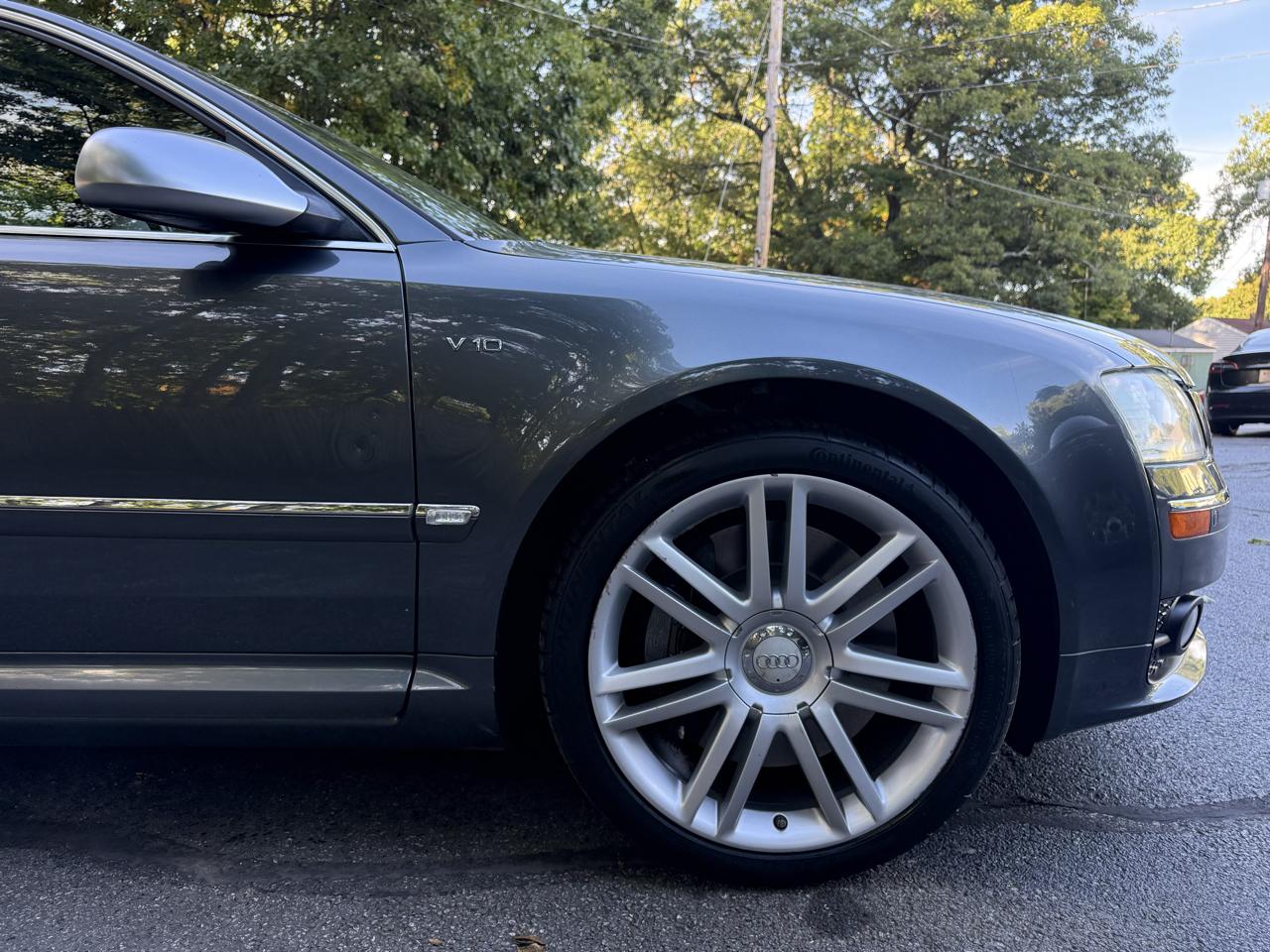 Audi S8 Sedan 2007