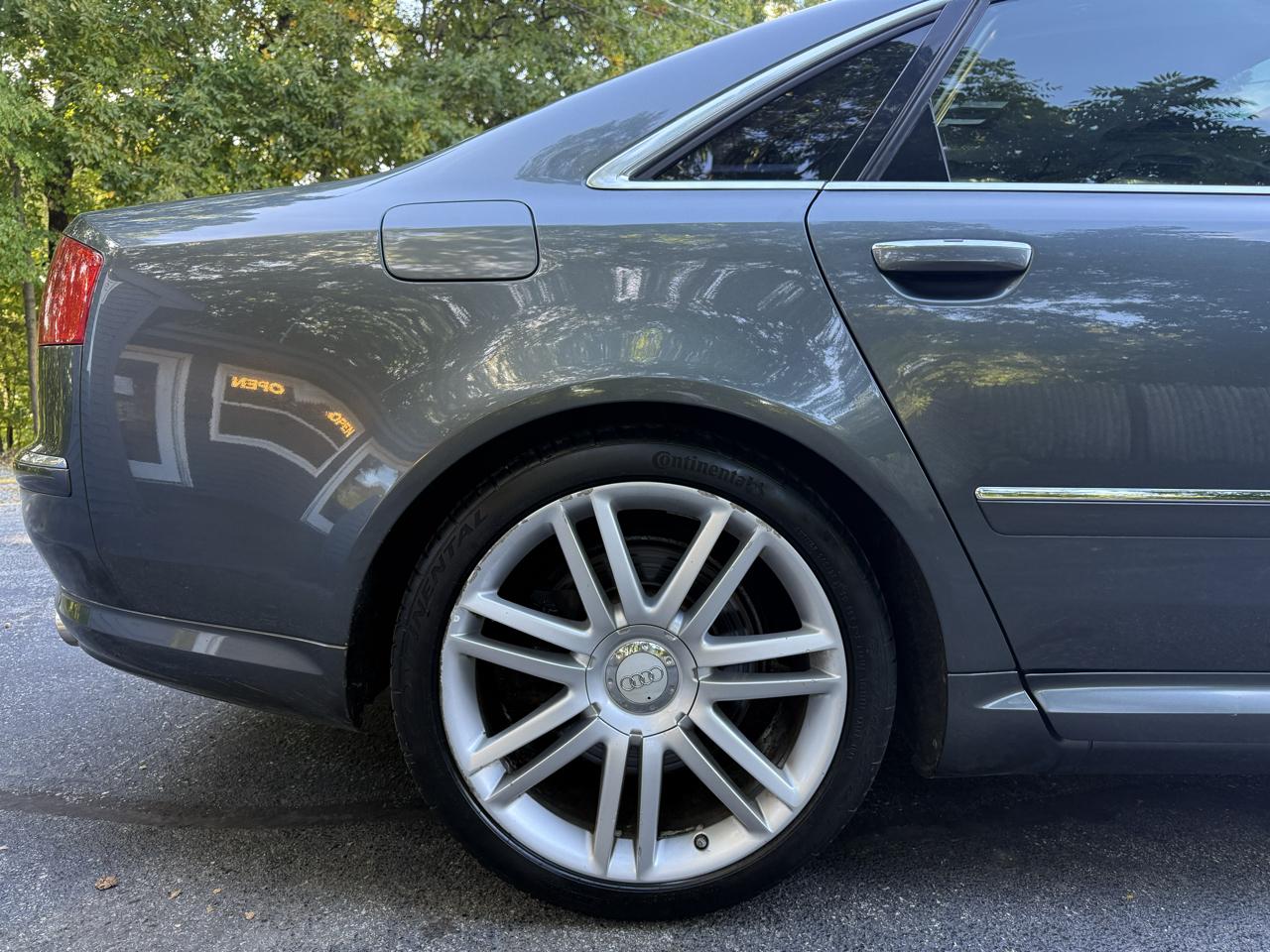 Audi S8 Sedan 2007