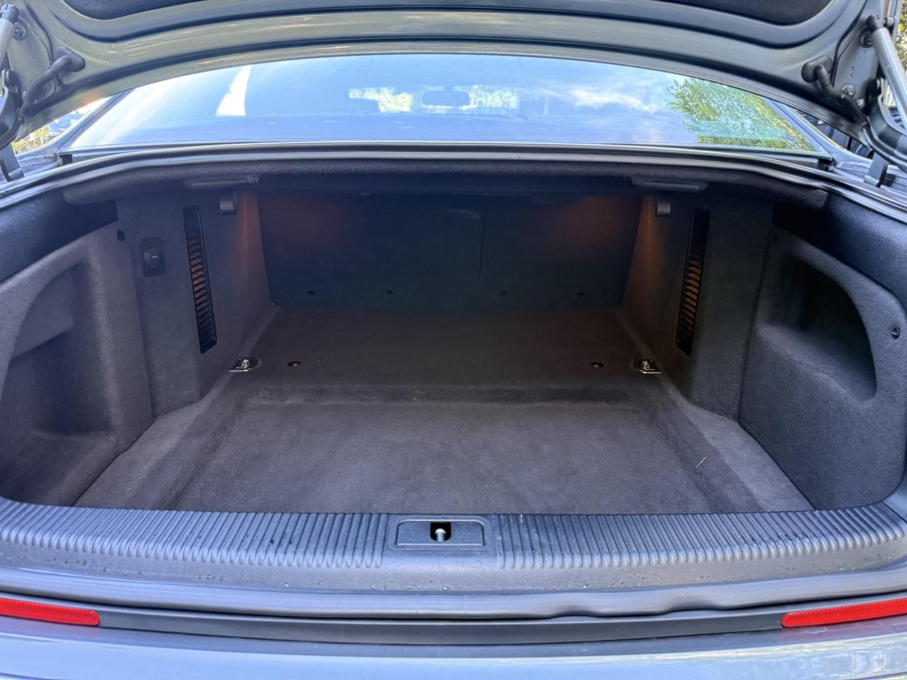 Audi S8 Sedan 2007