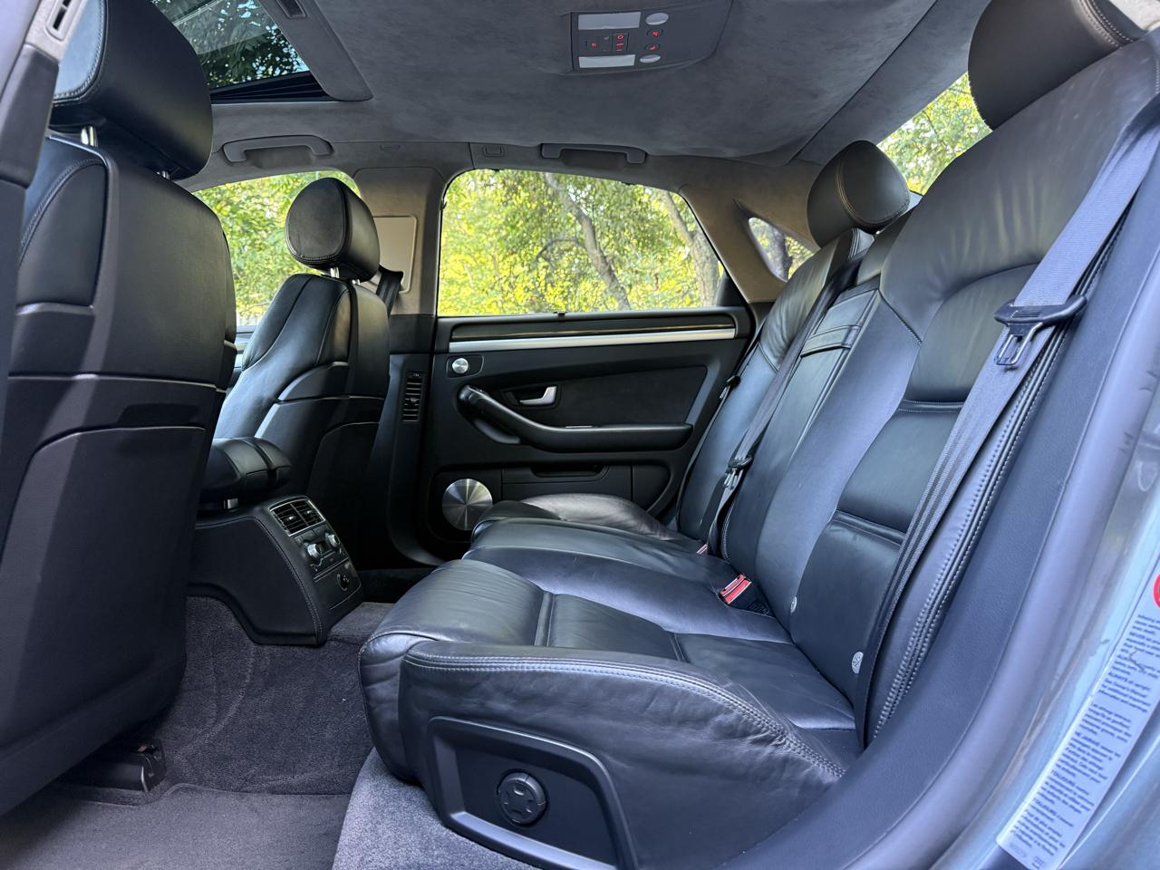 Audi S8 Sedan 2007