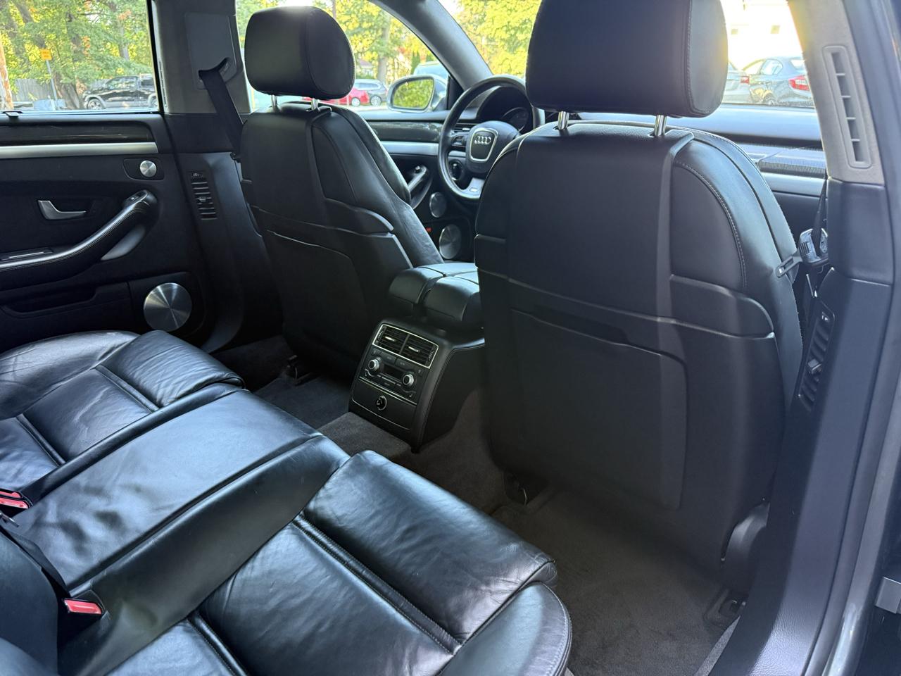 Audi S8 Sedan 2007