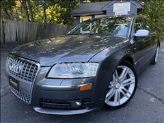 2007 Audi S8 