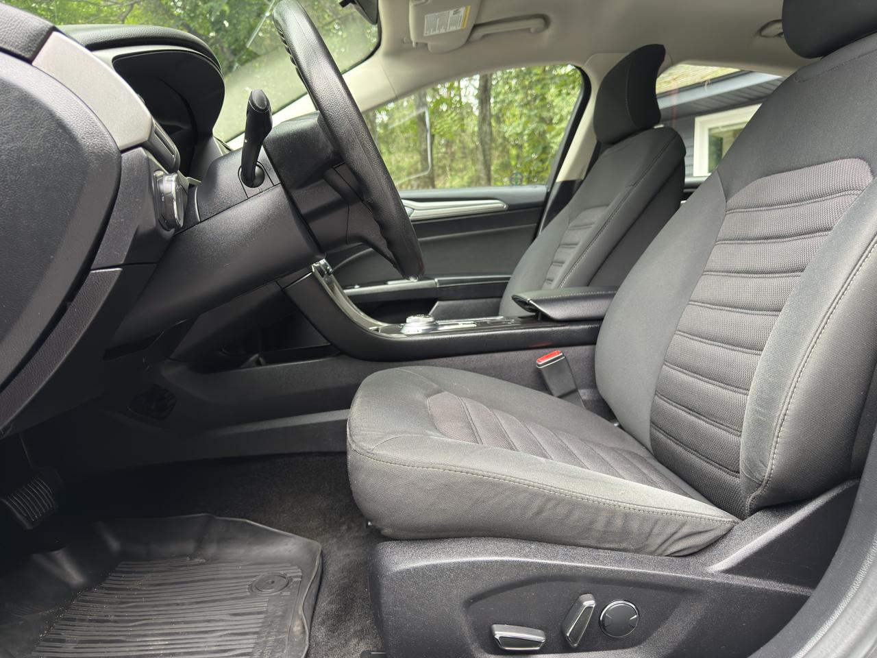 Ford Fusion SE 2017