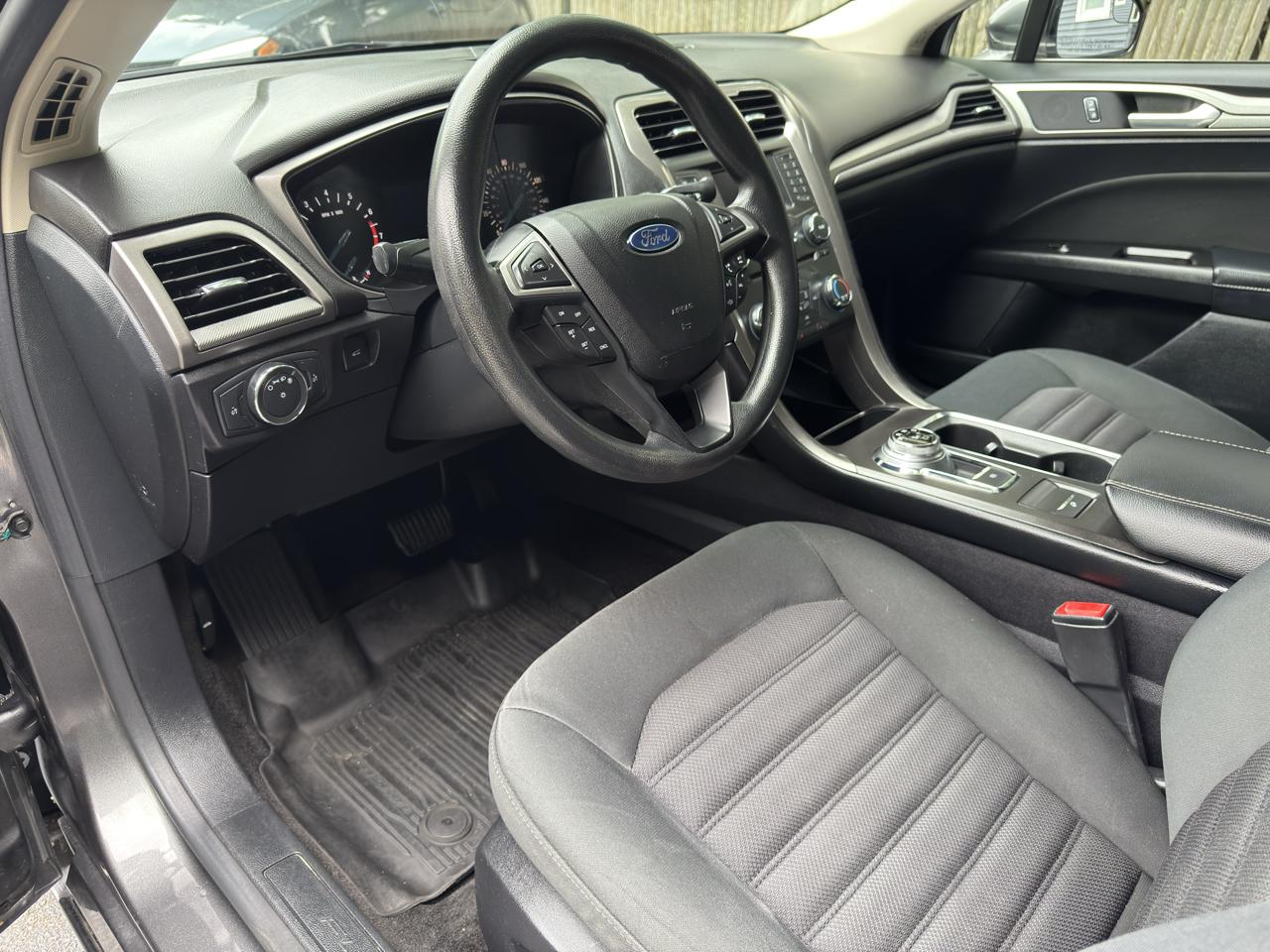 Ford Fusion SE 2017