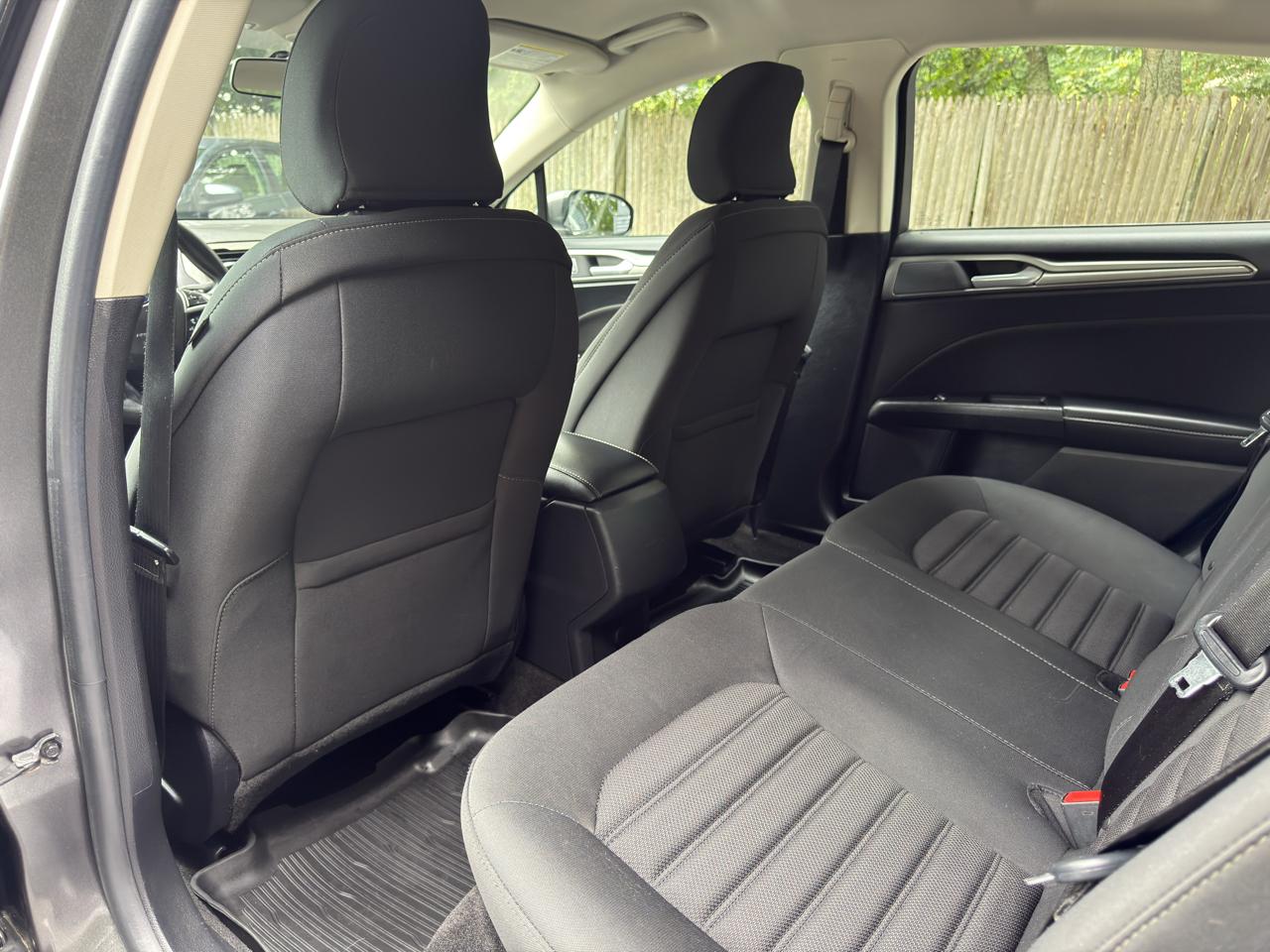 Ford Fusion SE 2017