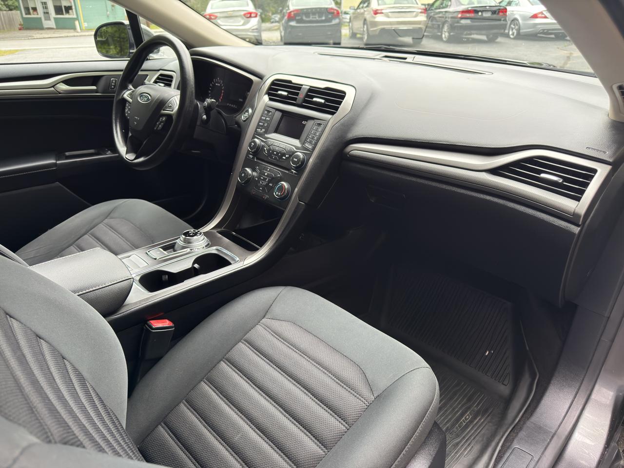 Ford Fusion SE 2017