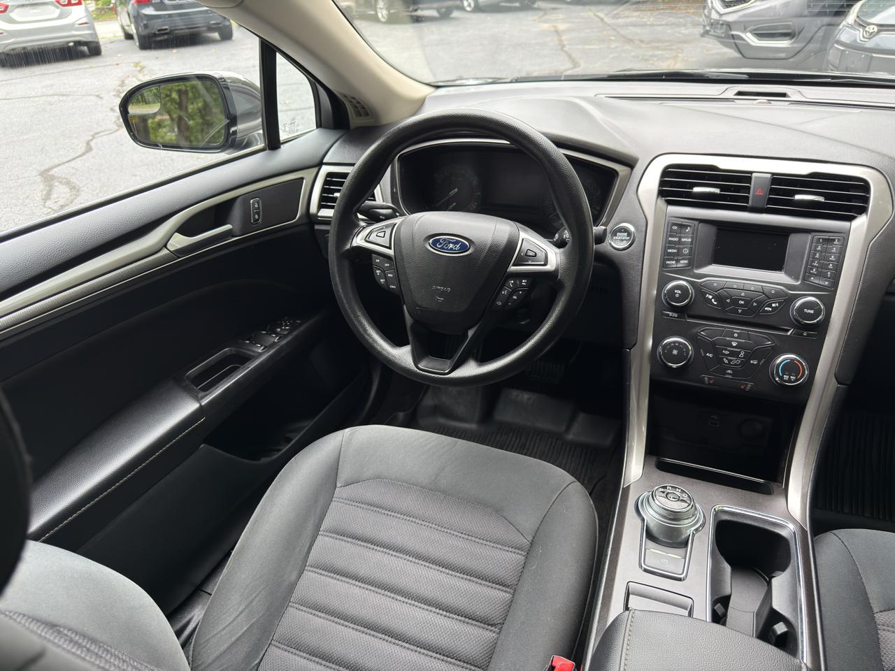 Ford Fusion SE 2017