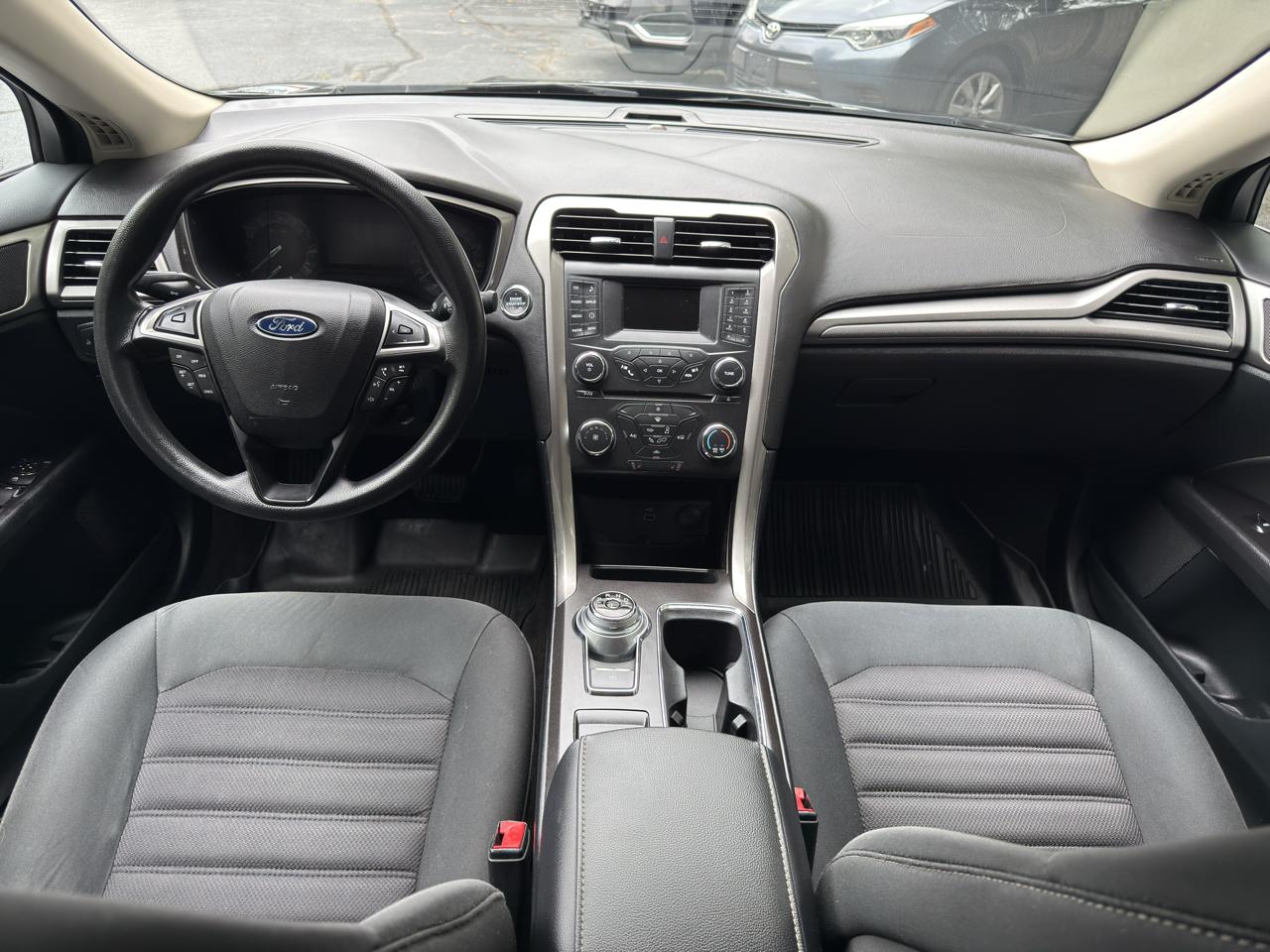 Ford Fusion SE 2017