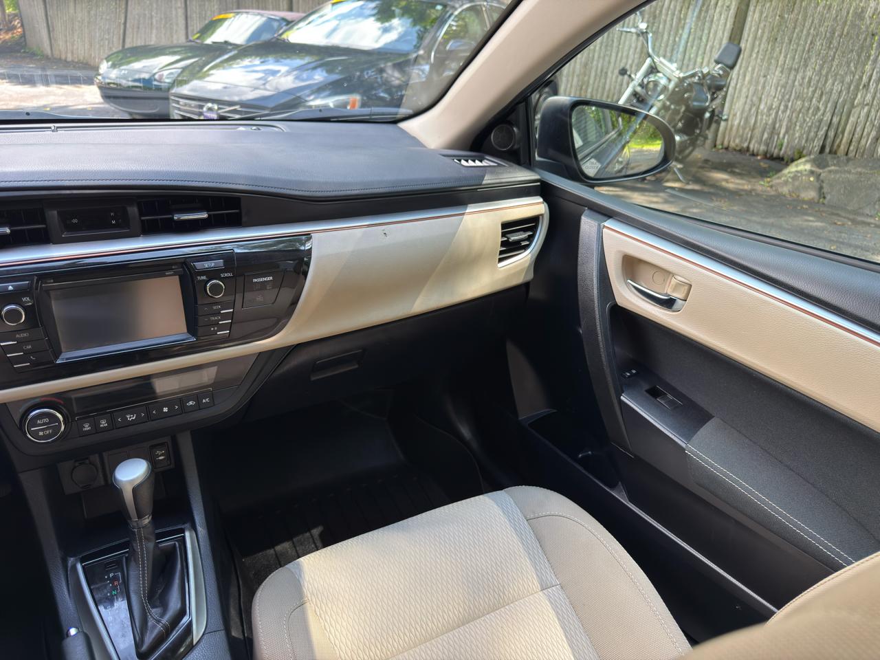 Toyota Corolla LE CVT 2016