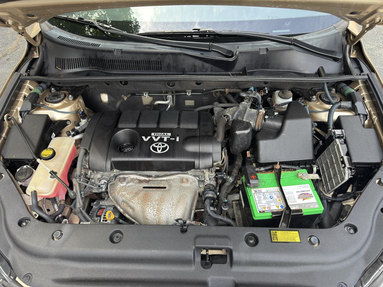 Toyota RAV4 Base I4 4WD 2010