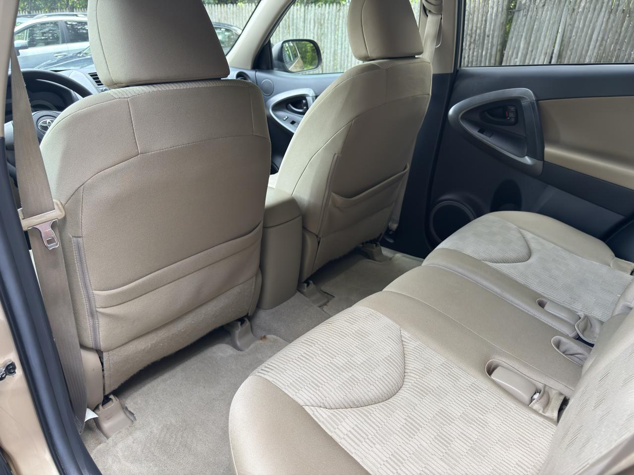 Toyota RAV4 Base I4 4WD 2010