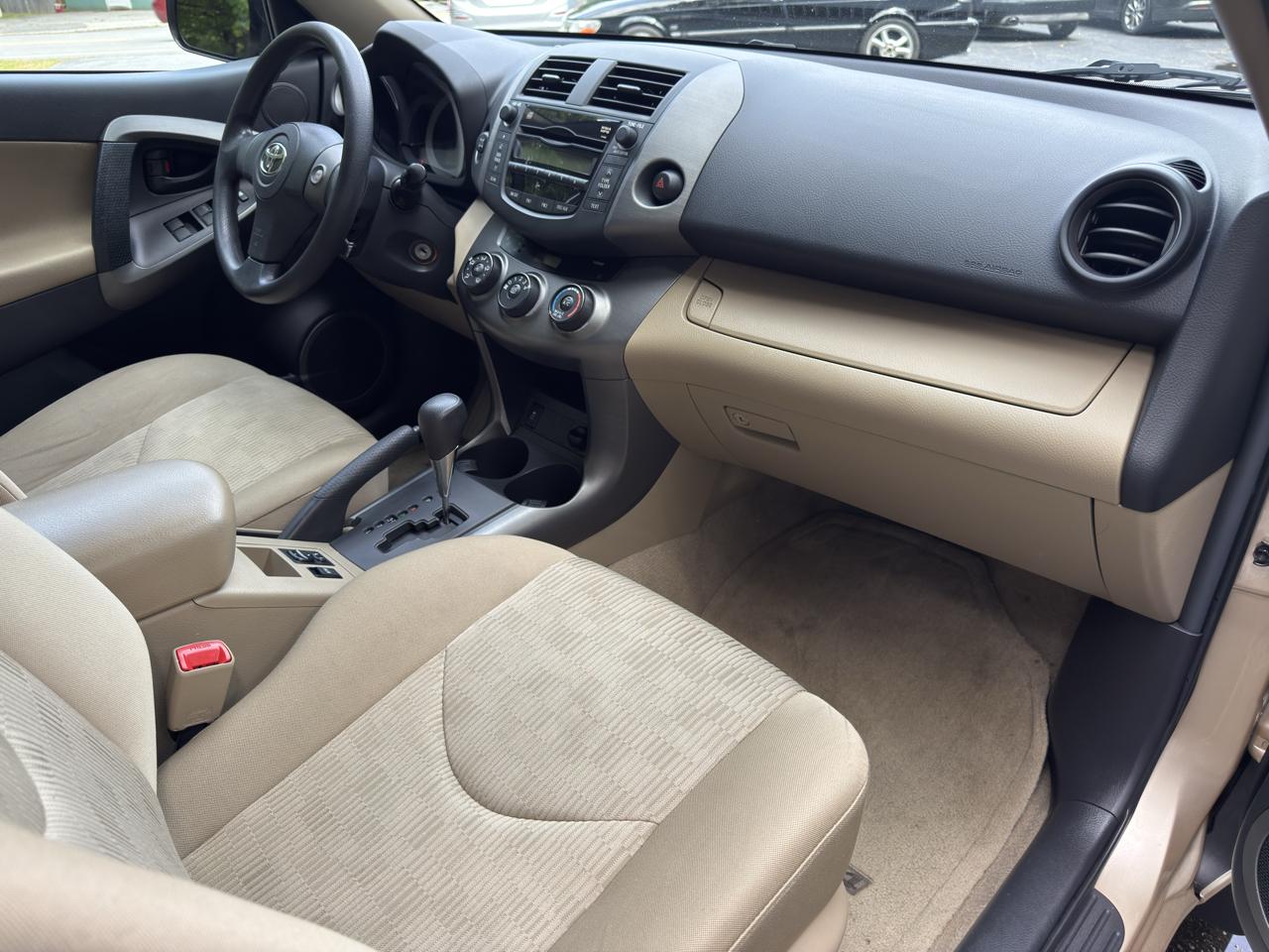 Toyota RAV4 Base I4 4WD 2010