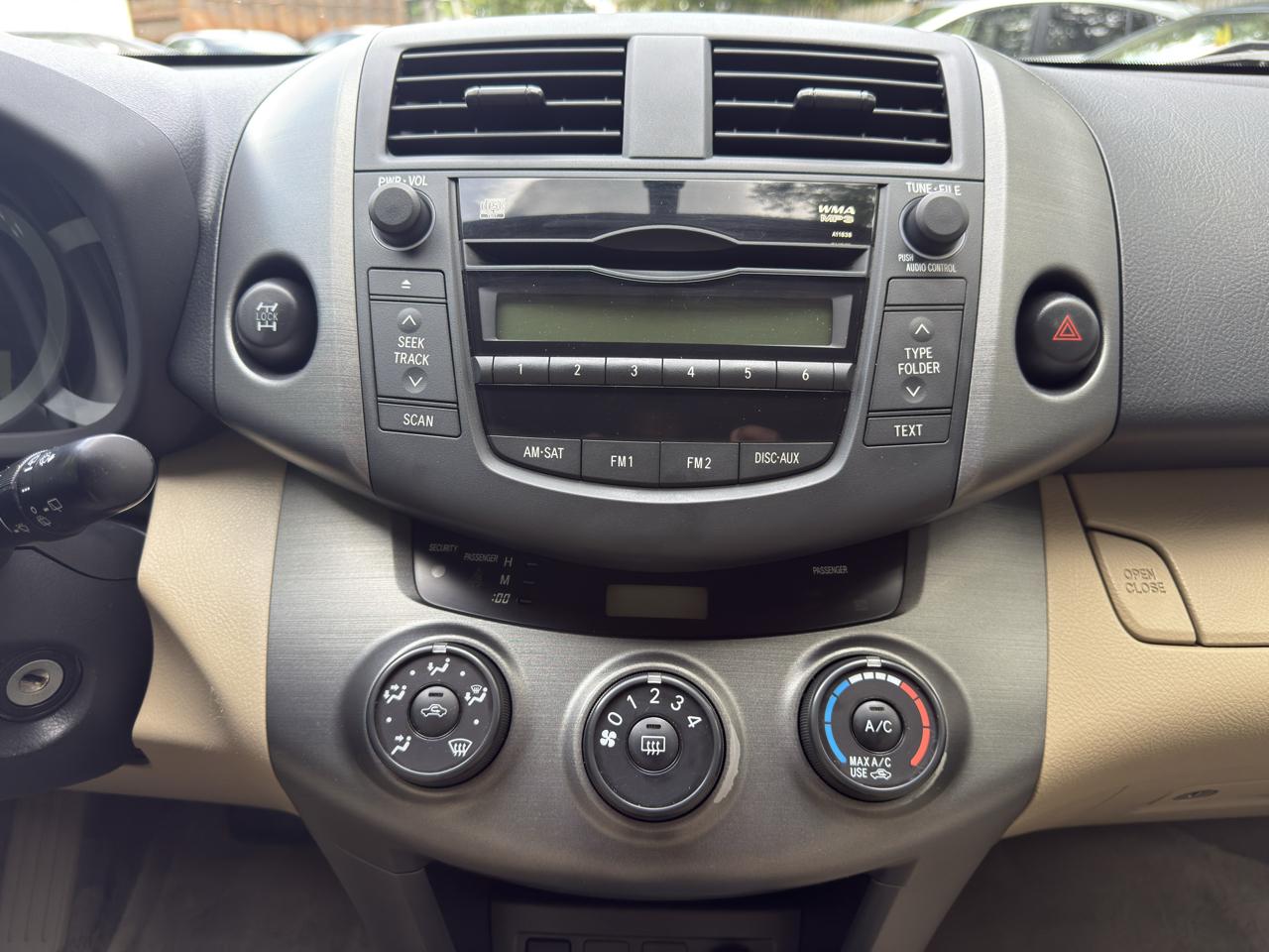 Toyota RAV4 Base I4 4WD 2010