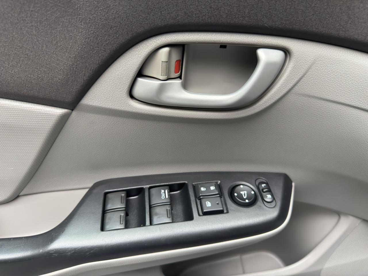 Honda Civic LX Sedan 5-Speed MT 2012