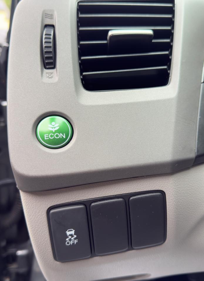 Honda Civic LX Sedan 5-Speed MT 2012