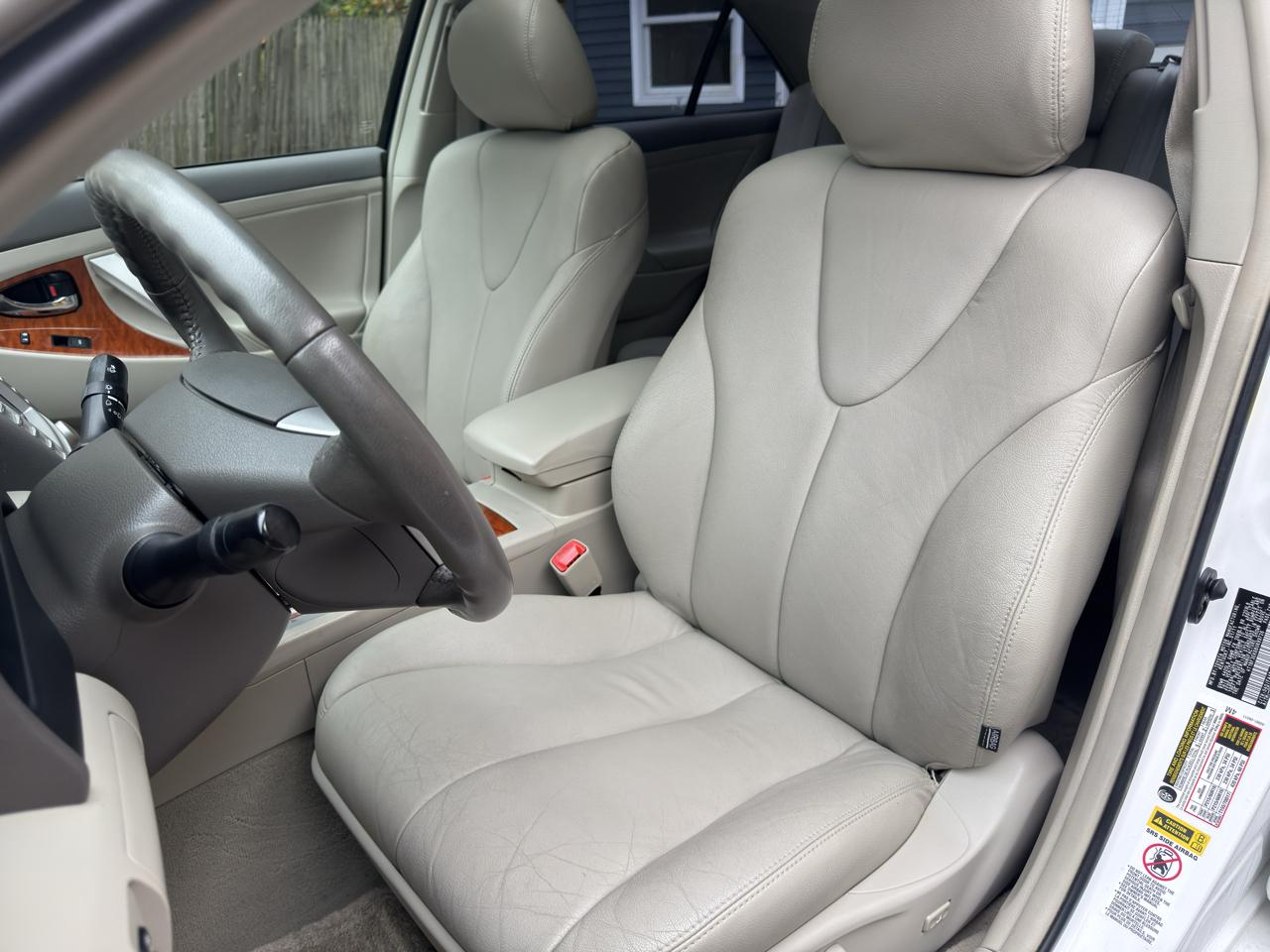 Toyota Camry XLE 6-Spd AT 2011