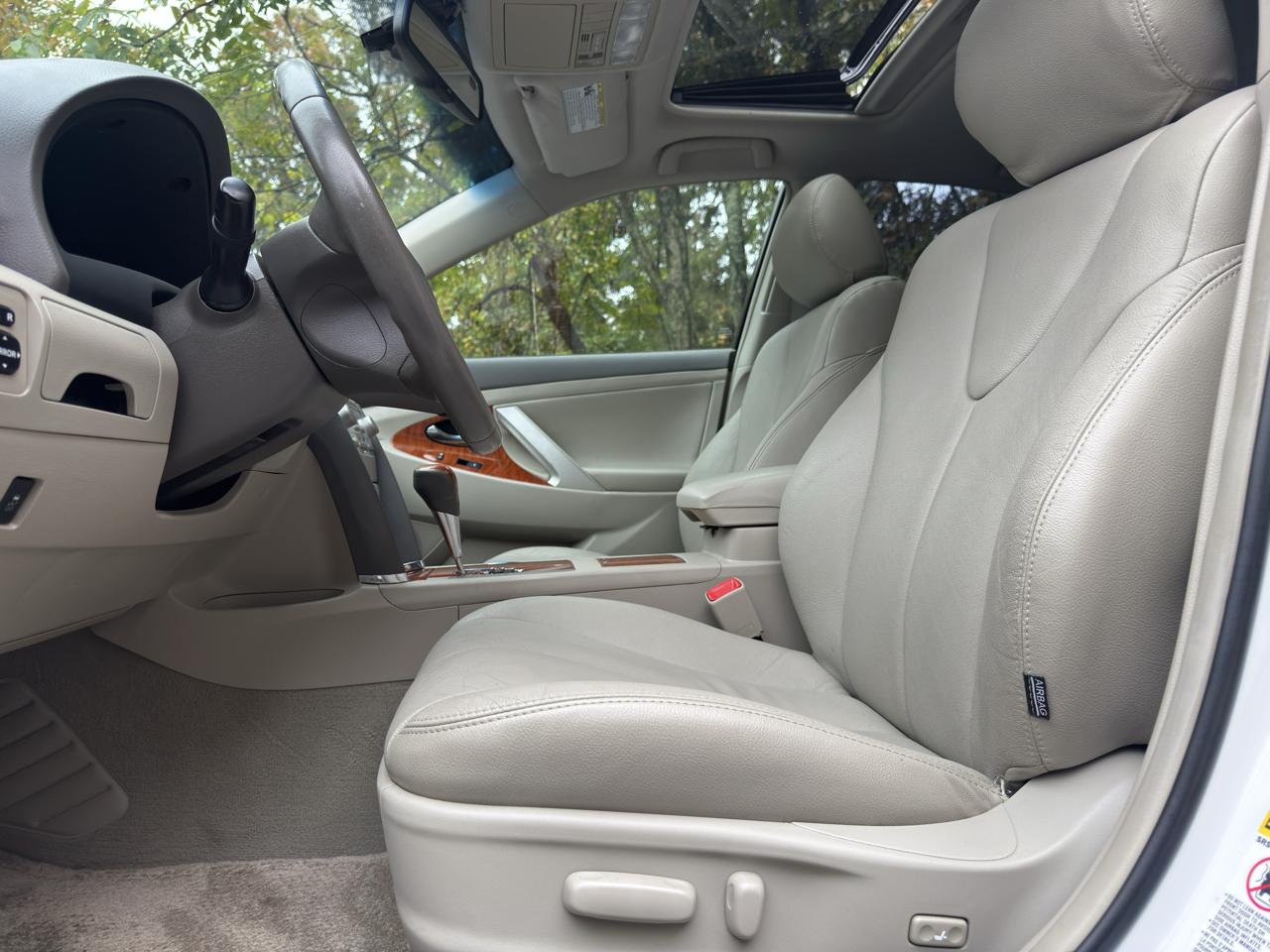 Toyota Camry XLE 6-Spd AT 2011