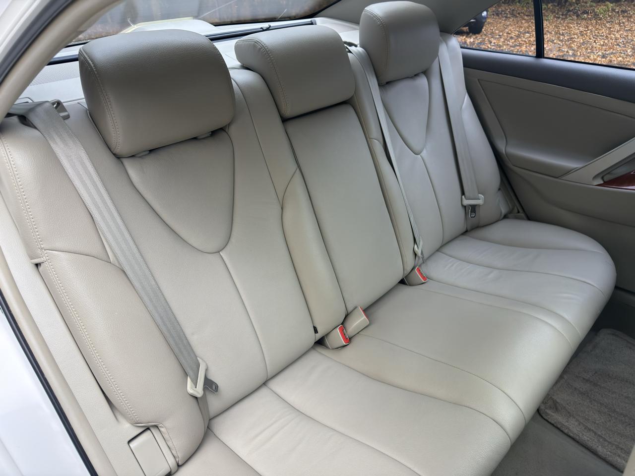 Toyota Camry XLE 6-Spd AT 2011