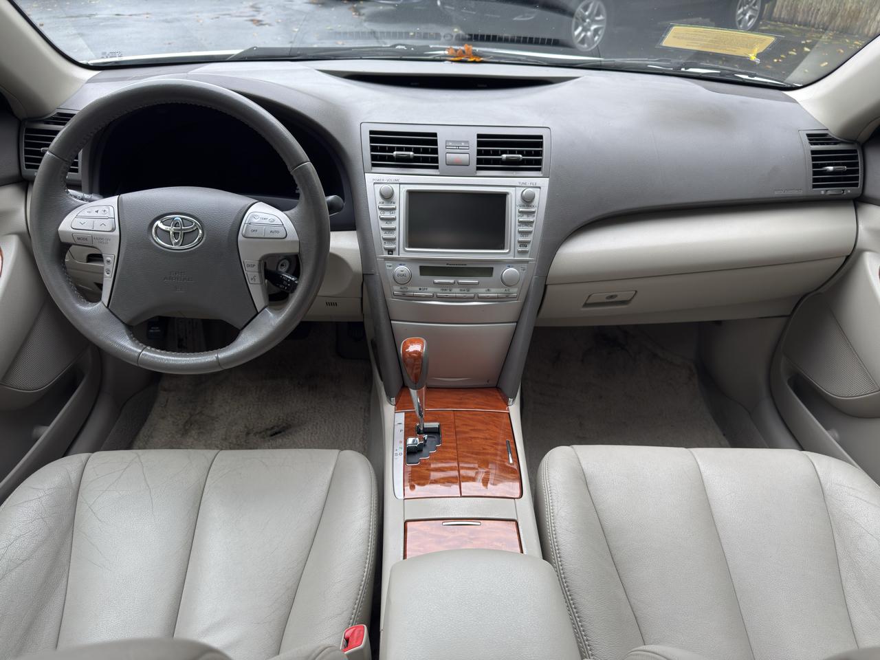 Toyota Camry XLE 6-Spd AT 2011