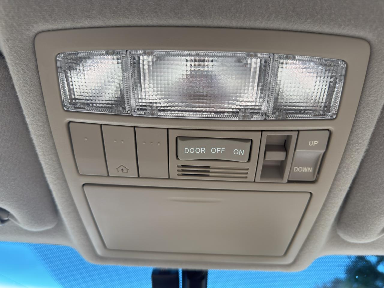 Toyota Camry XLE 6-Spd AT 2011