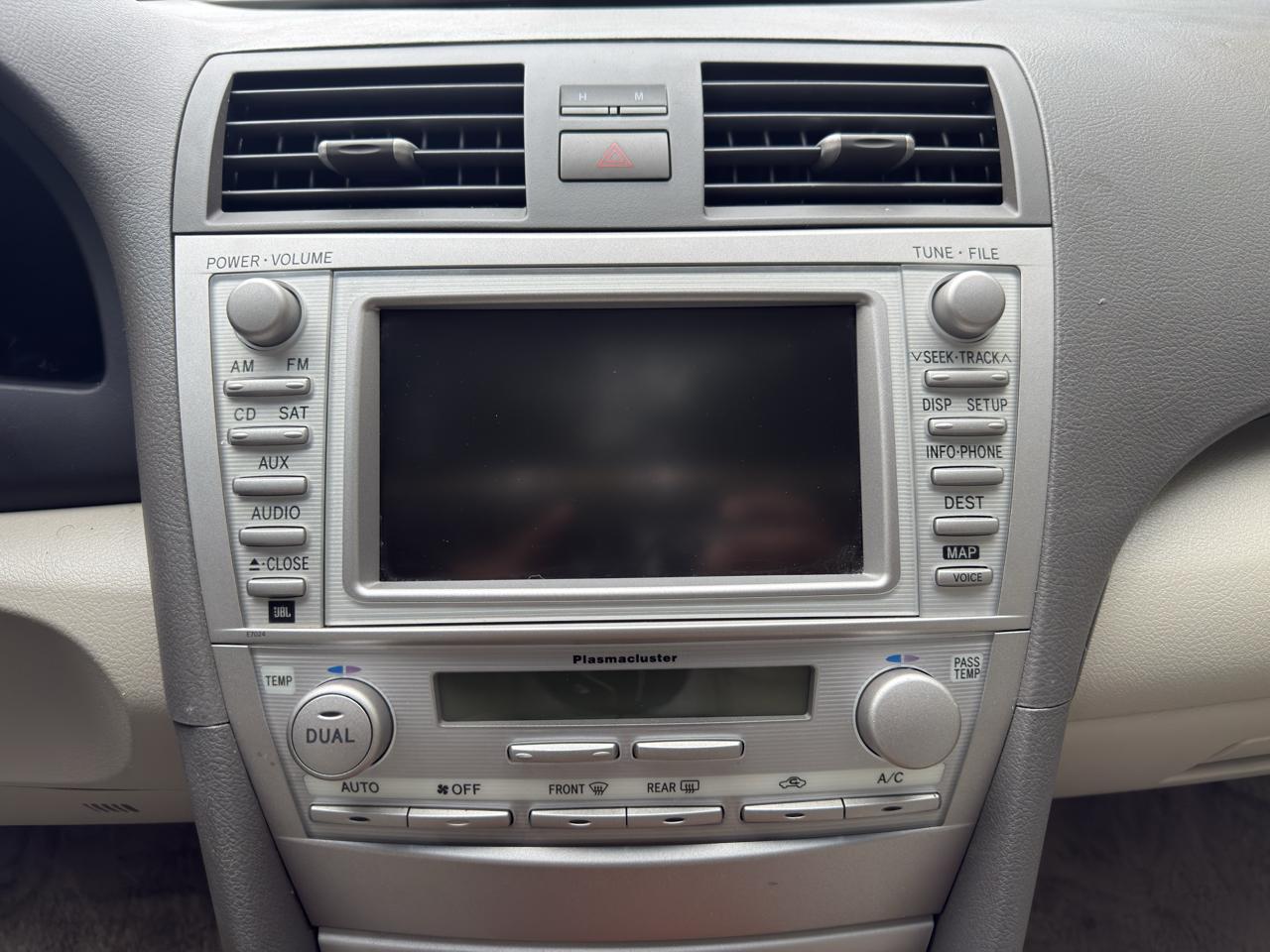 Toyota Camry XLE 6-Spd AT 2011
