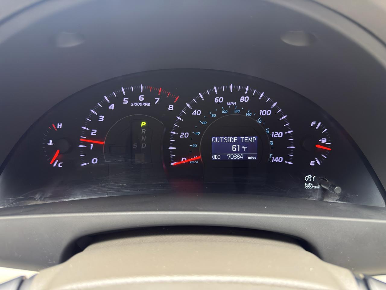 Toyota Camry XLE 6-Spd AT 2011