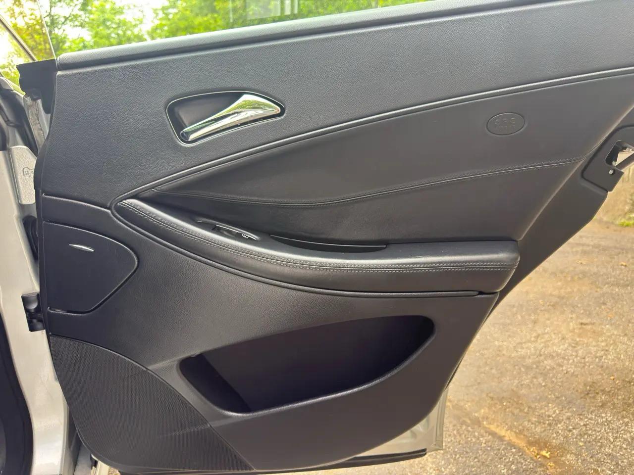 Mercedes-Benz CLS-Class CLS55 AMG 2006