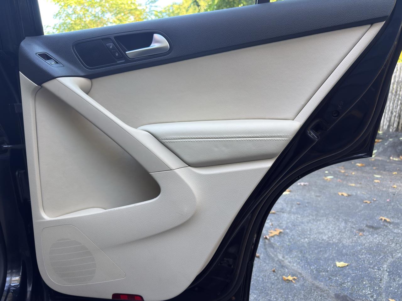 Volkswagen Tiguan S 4Motion 2016