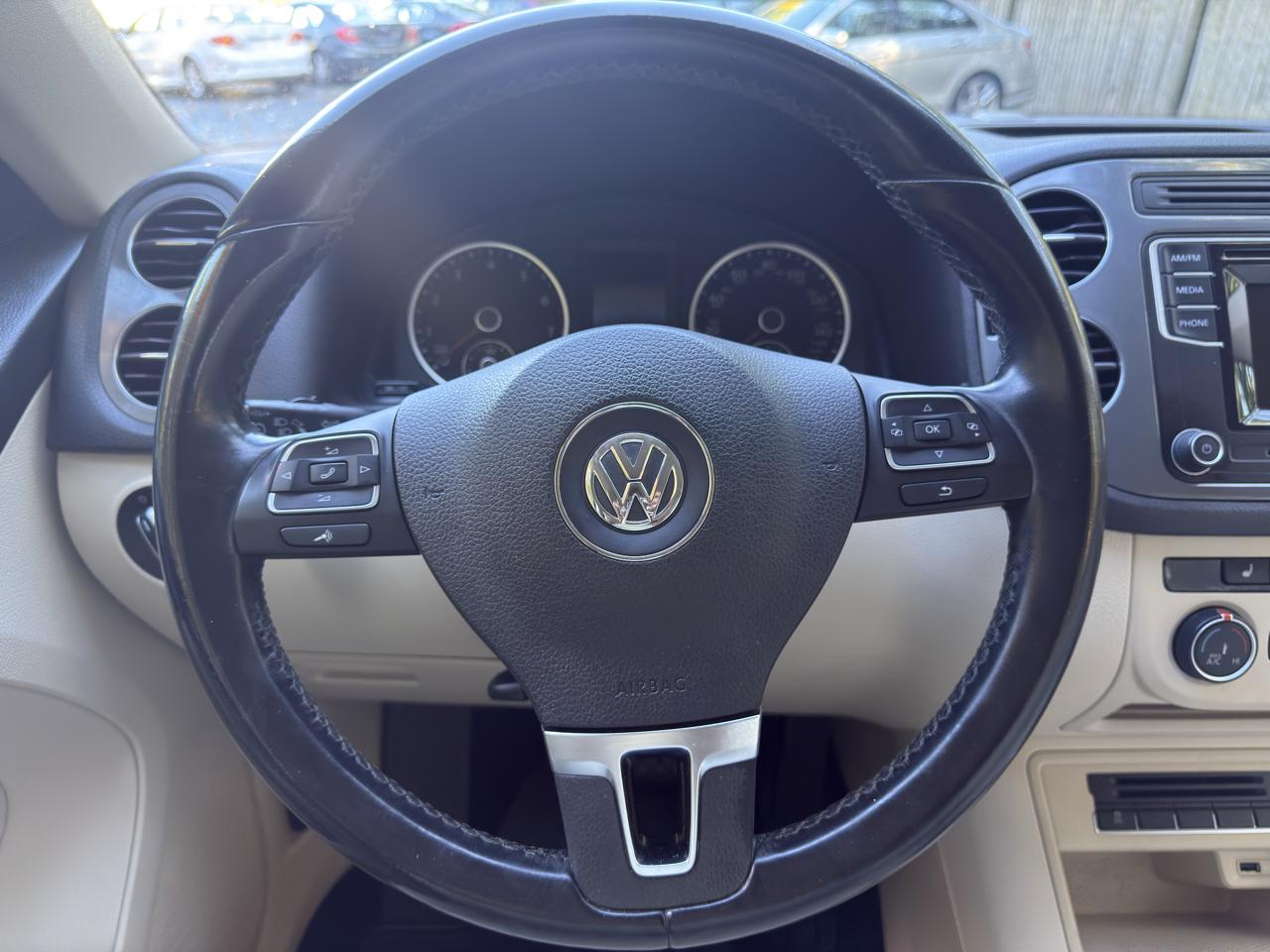 Volkswagen Tiguan S 4Motion 2016