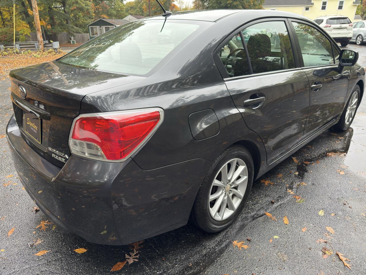 Subaru Impreza Premium 4-Door w/All Weather Package 2012