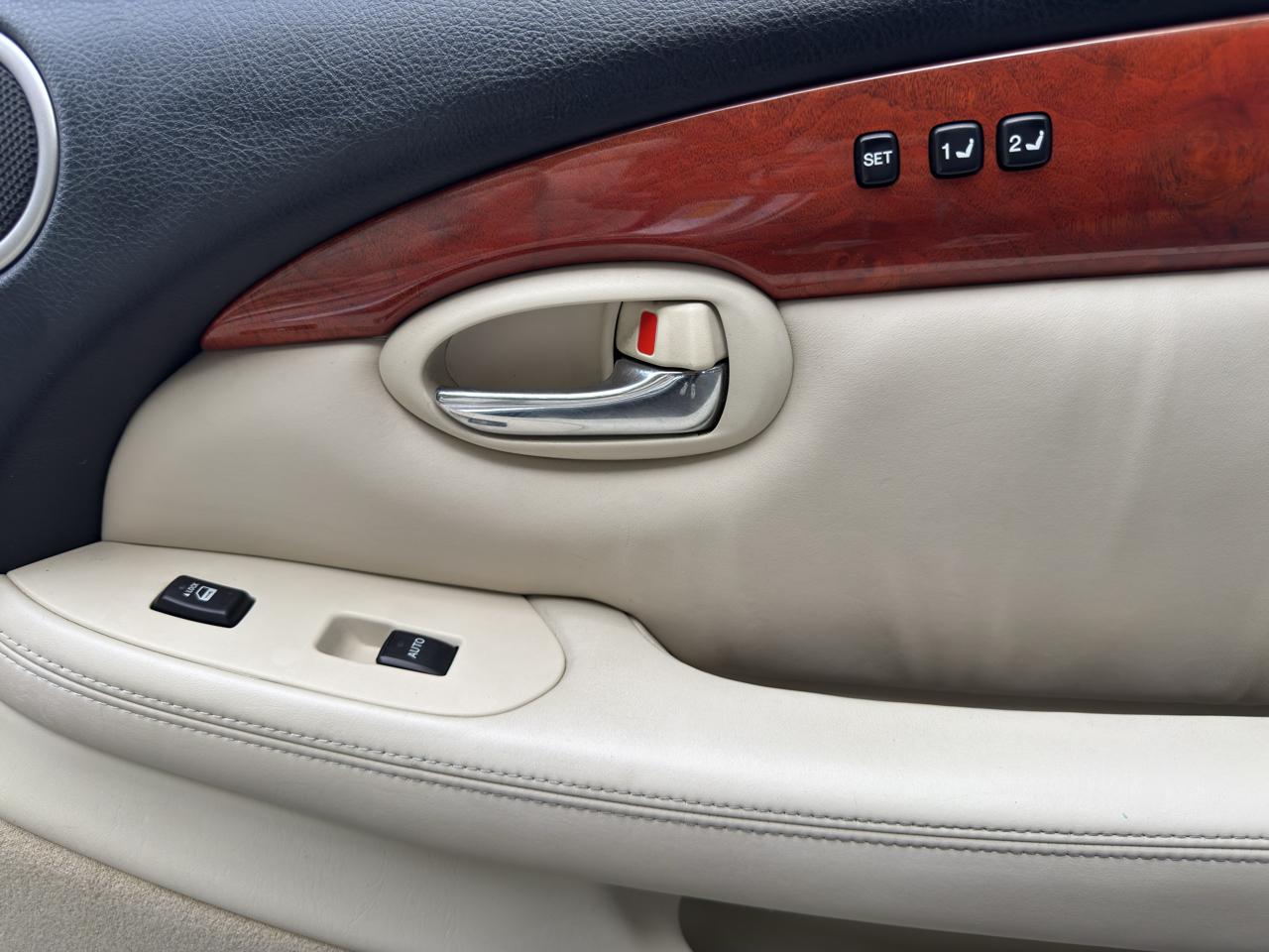 Lexus SC 430 Convertible 2006
