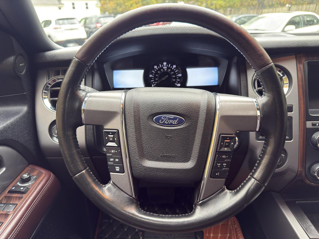 Ford Expedition Platinum 4WD 2017