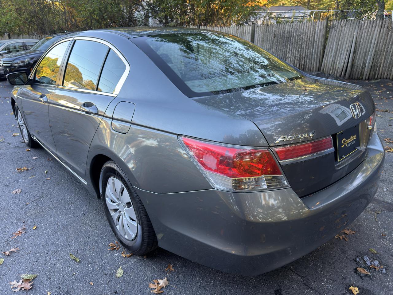 Honda Accord LX sedan AT 2012