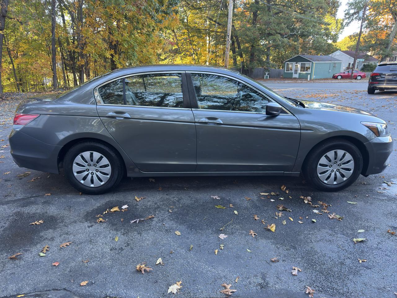 Honda Accord LX sedan AT 2012