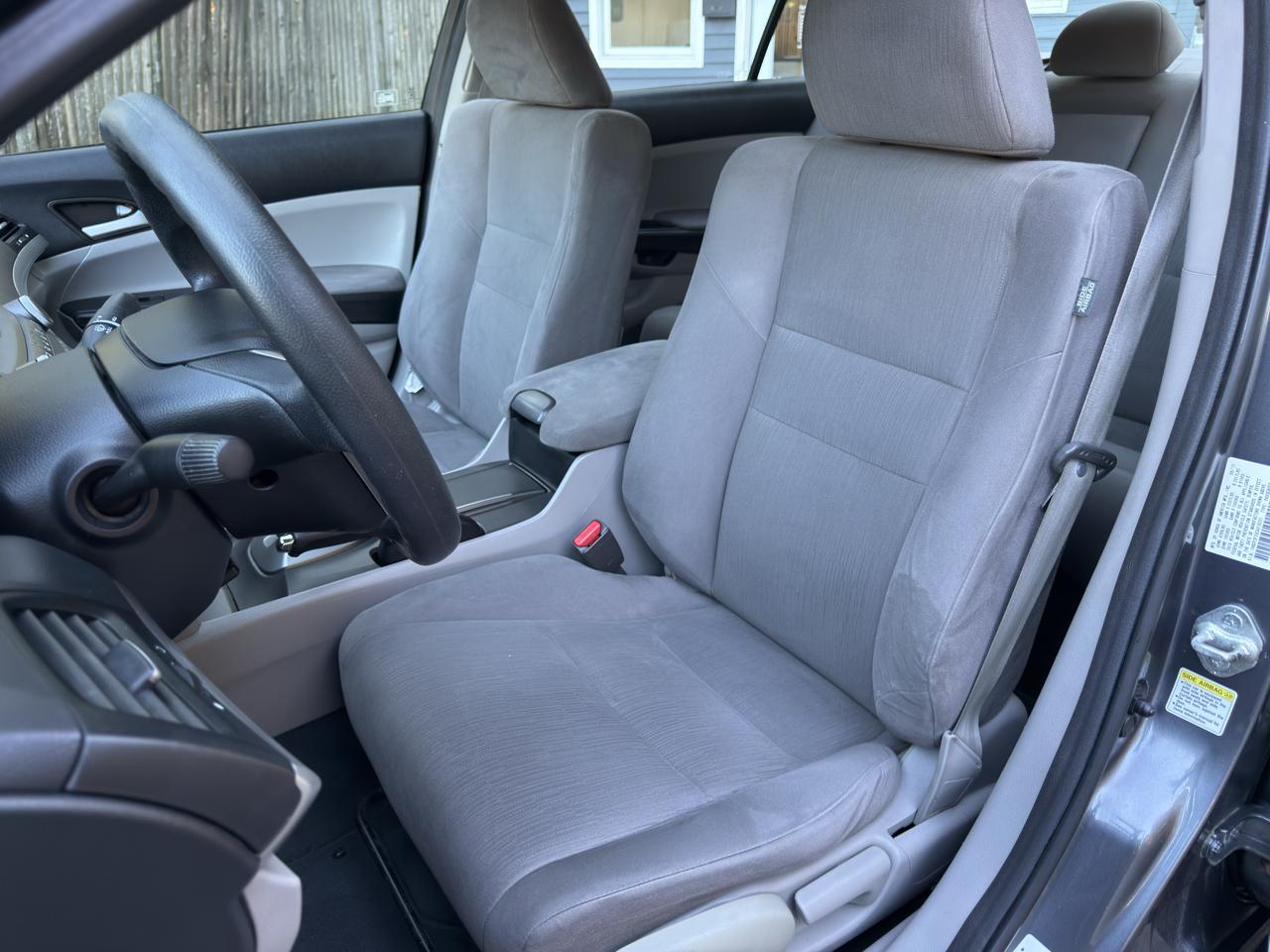 Honda Accord LX sedan AT 2012