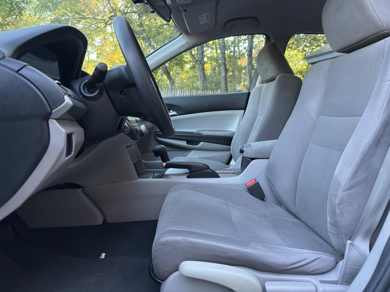 Honda Accord LX sedan AT 2012