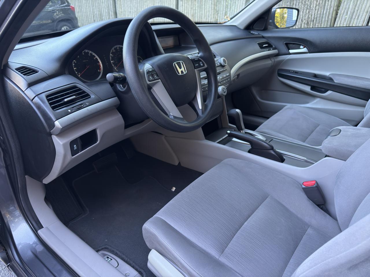 Honda Accord LX sedan AT 2012