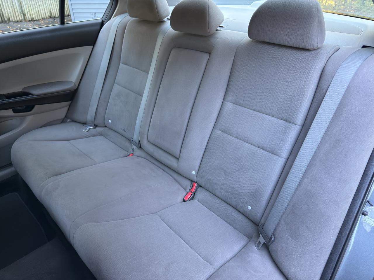 Honda Accord LX sedan AT 2012