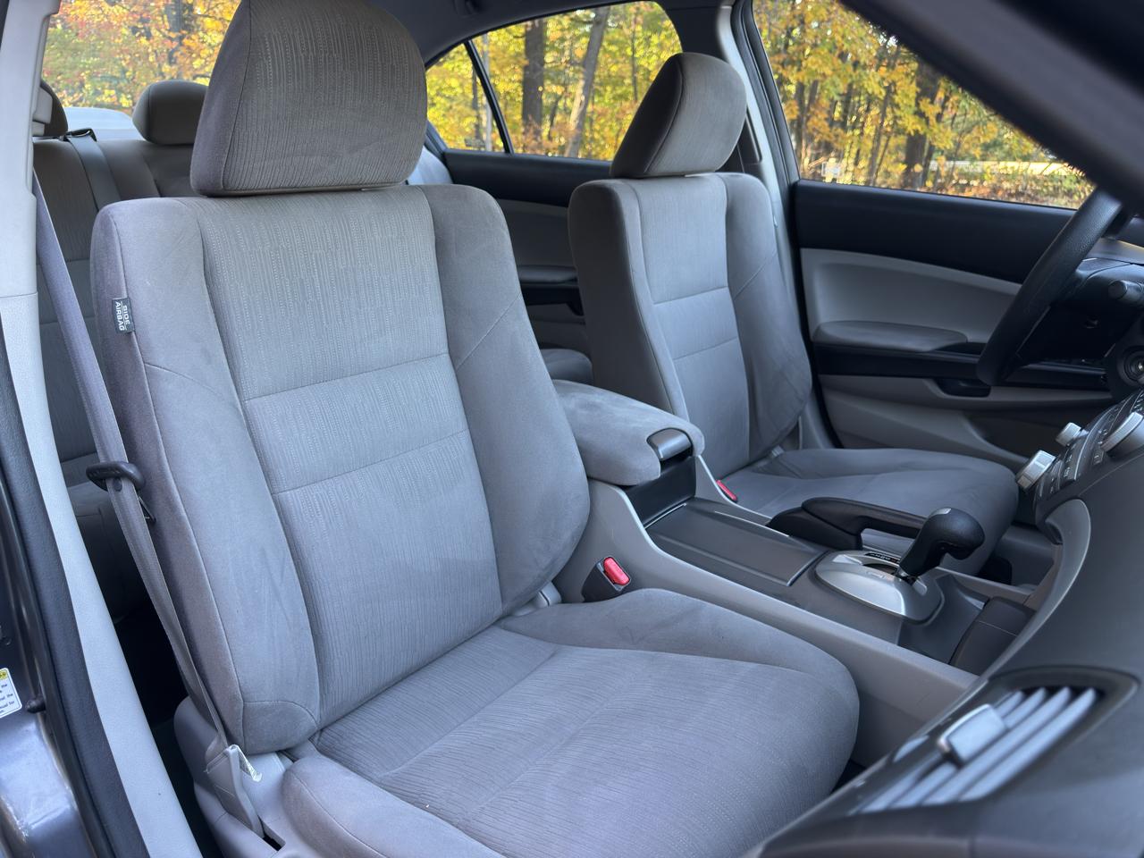 Honda Accord LX sedan AT 2012