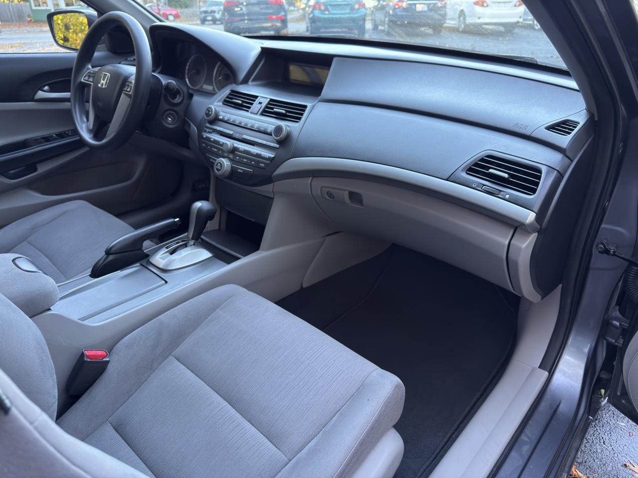 Honda Accord LX sedan AT 2012