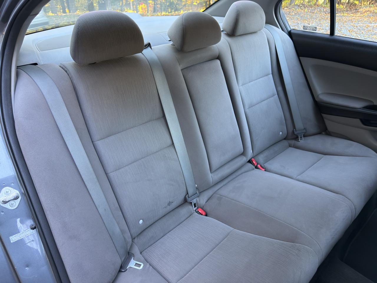 Honda Accord LX sedan AT 2012