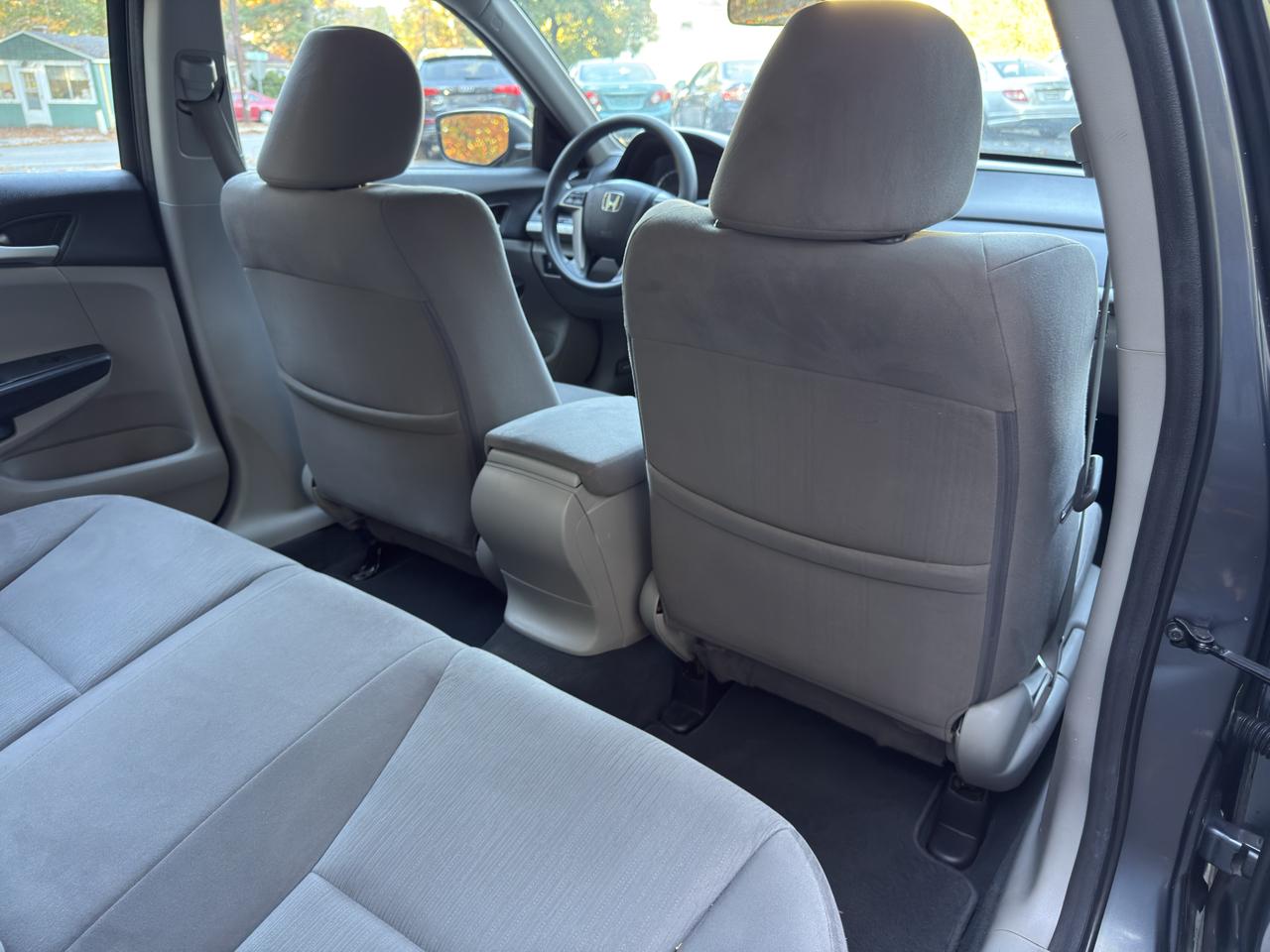 Honda Accord LX sedan AT 2012