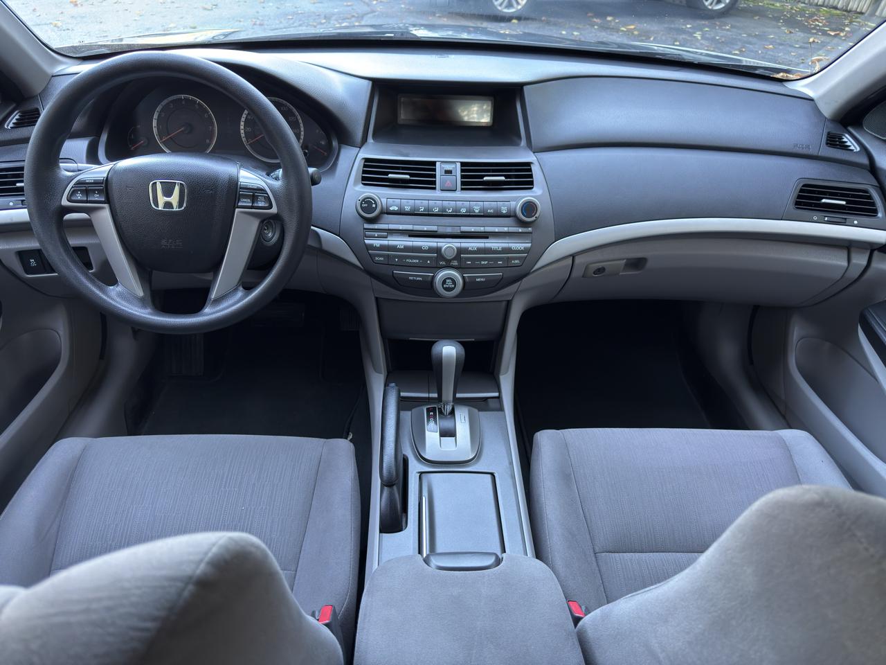 Honda Accord LX sedan AT 2012