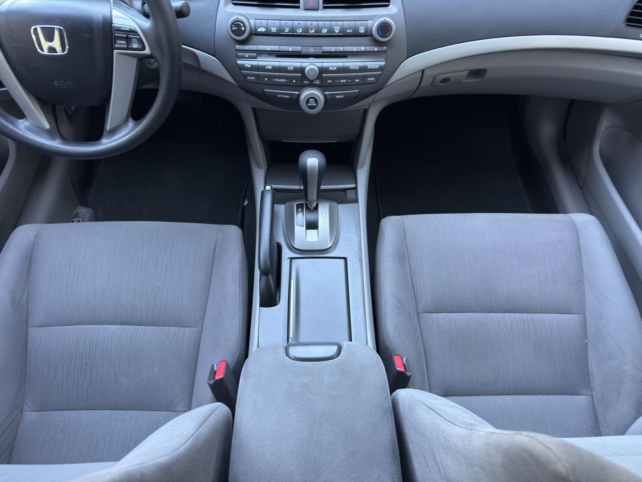 Honda Accord LX sedan AT 2012