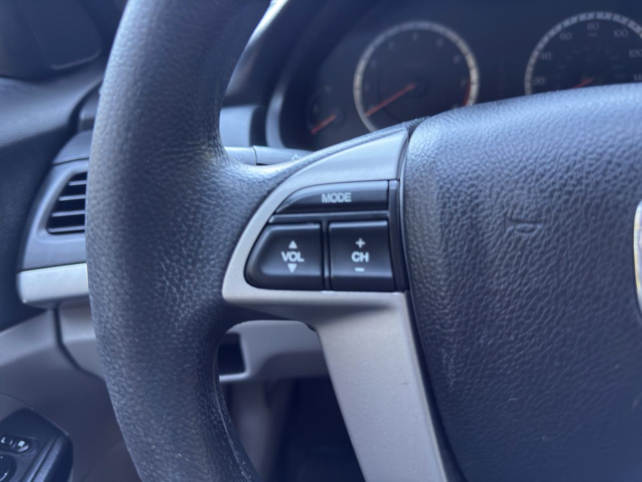Honda Accord LX sedan AT 2012