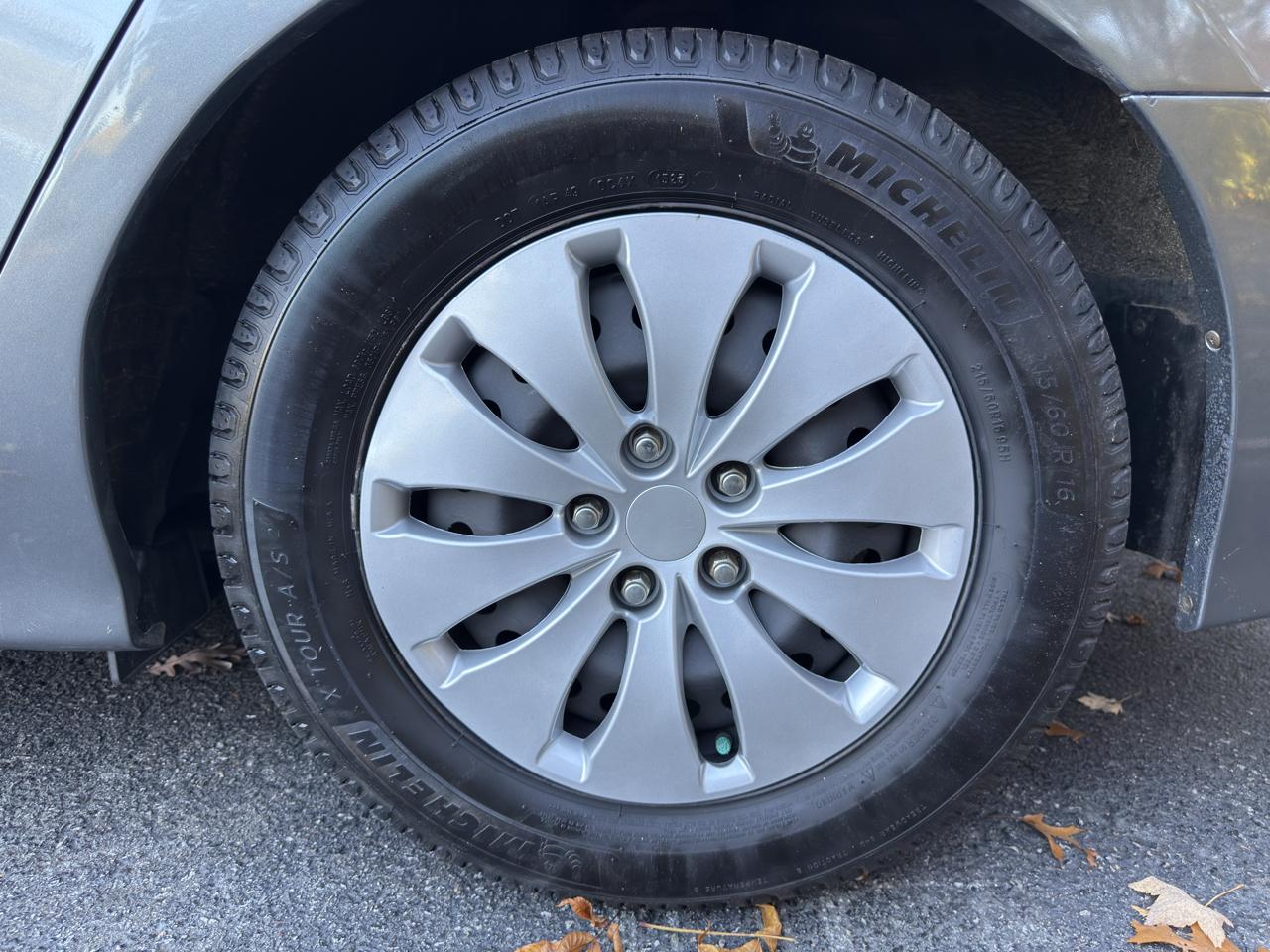 Honda Accord LX sedan AT 2012